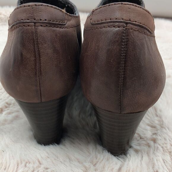 Michelle D brown upper leather elastic goring bootie - Picture 6 of 7